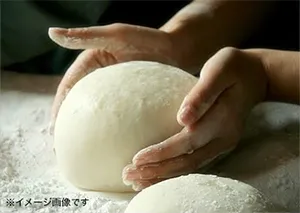 つきたてのかんころ餅は、とっても柔らかい